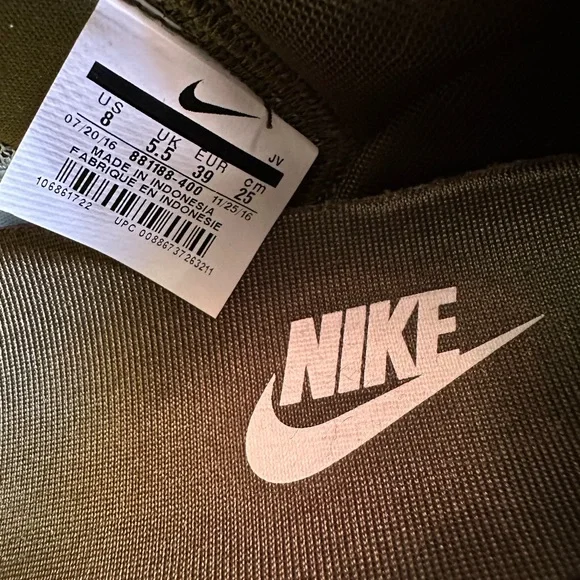 Nike Roshe Two SE Women EUC - Picture 10 of 15